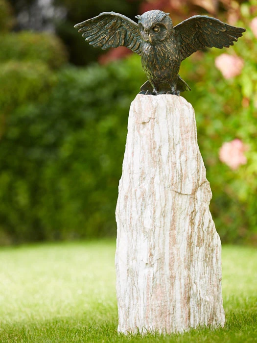 Bronzefigur Uhu, Flügel Offen Auf Findling (ArtNr.88879.1) 1 Bronzefigur Uhu, Flügel Offen Auf Findling (ArtNr.88879.1)